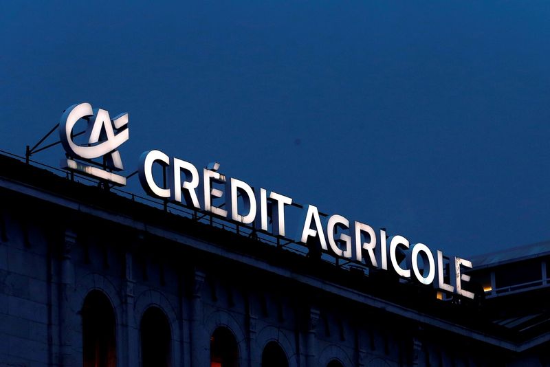 &copy; Reuters.  Crédit Agricole multiplica por 2,1 su beneficio trimestral a 1.226 millones de euros