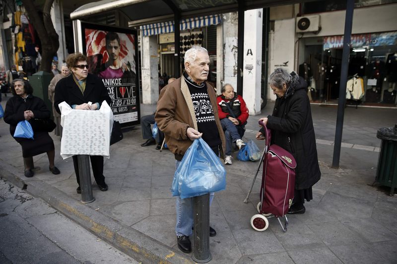 &copy; Reuters.  Greek deflation steady in April, prices fall for 26th month