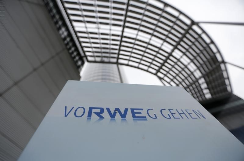 &copy; Reuters.  RWE gana 1.900 millones de euros en 2017 tras la pérdida en 2016