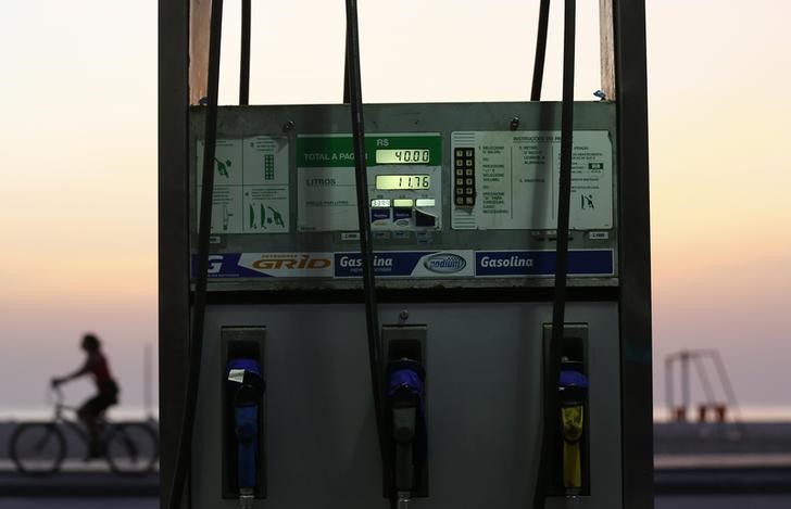 &copy; Reuters.  Petrobras eleva em 2,5 % preço médio da gasolina nas refinarias partir de sábado