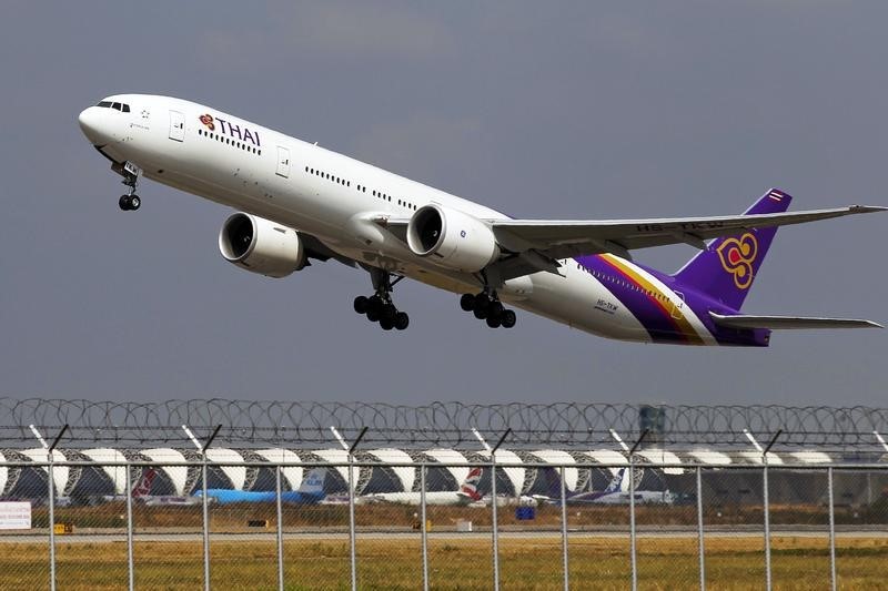 &copy; Reuters.  Rolls-Royce loses Thai Airways as exclusive customer