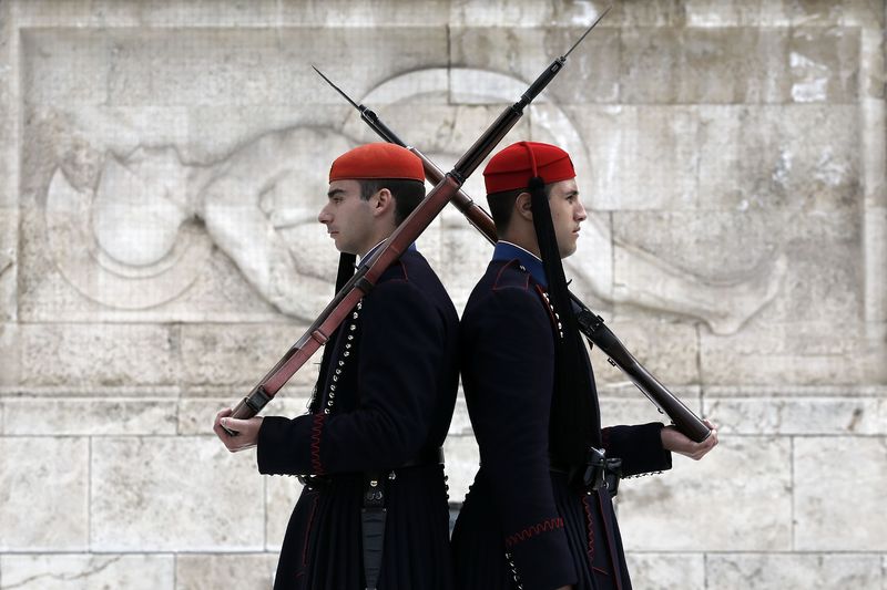 &copy; Reuters.  ΝΕΟ 1-Το ΔΝΤ ζητά επιπλέον ελάφρυνση του ελληνικού χρέους μακροπρόθεσμα
