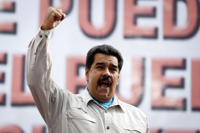 Maduro posterga reconversión monetaria y dice que reducirá 5 ceros al bolívar