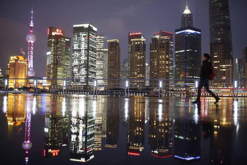 Shanghais mass-covid-tester skickar rysningar genom kinesiska marknader