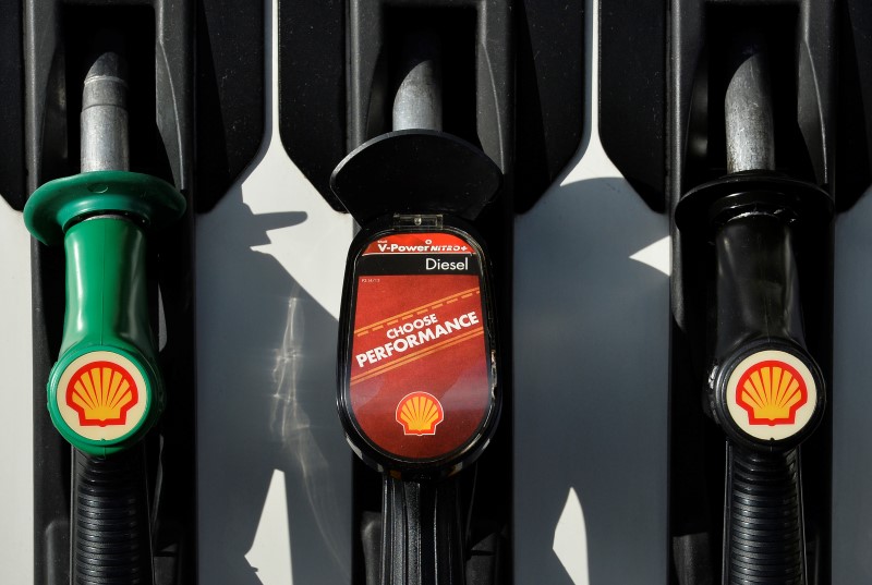 UK motorists overcharged £5 for each full tank, suggests RAC