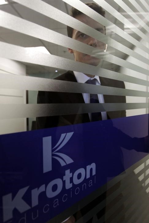 &copy; Reuters.  Acionistas com 52% da Estácio apoiam venda para Kroton; oferta hostil é possível, diz fonte