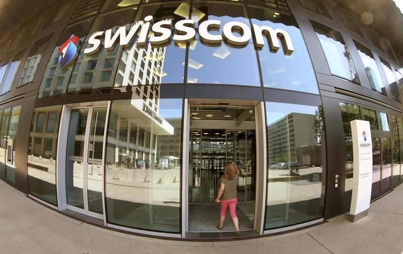 &copy; Reuters.  Telekomkonzern Swisscom hält an Plänen für Huawei-Smartphone fest