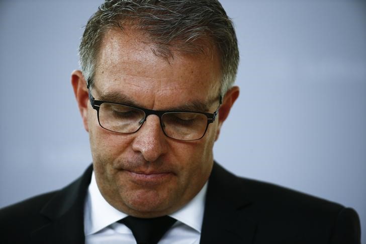 &copy; Reuters.  CEO de Lufthansa dice copiloto de avión estrellado en Francia había interrumpido temporalmente su entrenamiento