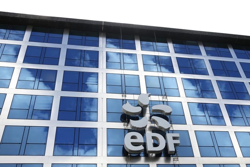 &copy; Reuters.  Przejęcie aktywów EDF przez PGE może zagrażać konkurencji i ograniczyć sprzedaż na TGE - UOKiK
