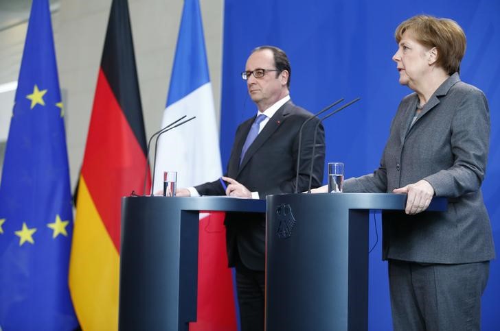 &copy; Reuters.  Merkel und Hollande unterstützen mit Putin Waffenruhe in Ukraine