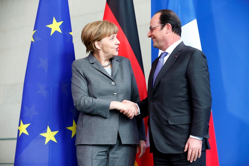 &copy; Reuters.  Merkel e Hollande afirmam que porta segue aberta a negociações com Grécia