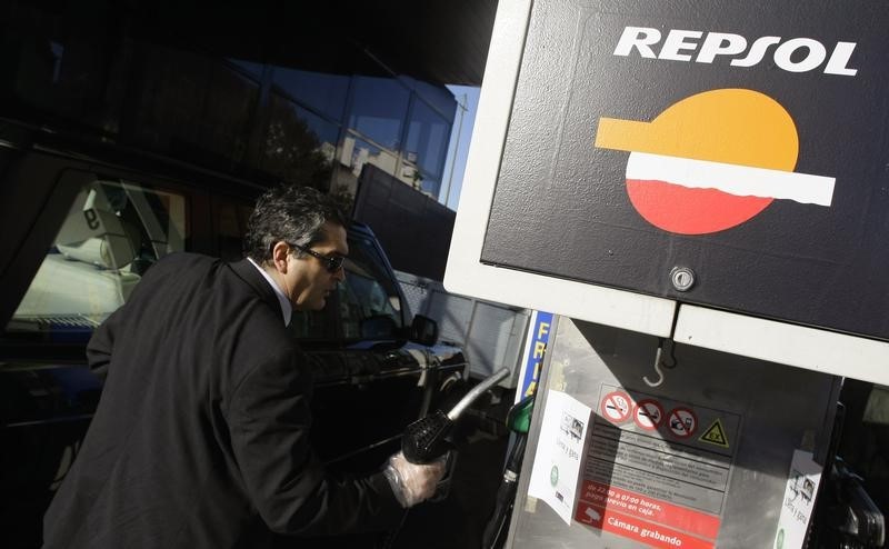 &copy; Reuters.  Repsol transmite a CVC su participación en Gas Natural por 3.816 millones