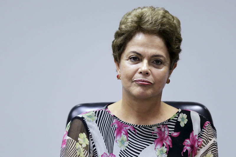 &copy; Reuters.  Legisladores brasileños aprueban aumento del gasto en pensiones y dan golpe a Rousseff