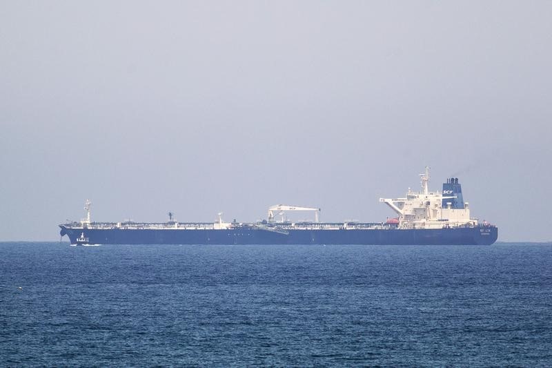 СМИ: половина российских нефтяных танкеров по-прежнему страхуется на Западе