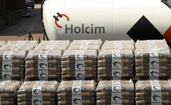 &copy; Reuters.  Holcim y Lafarge alcanzan acuerdo vinculante para vender activos a CRH