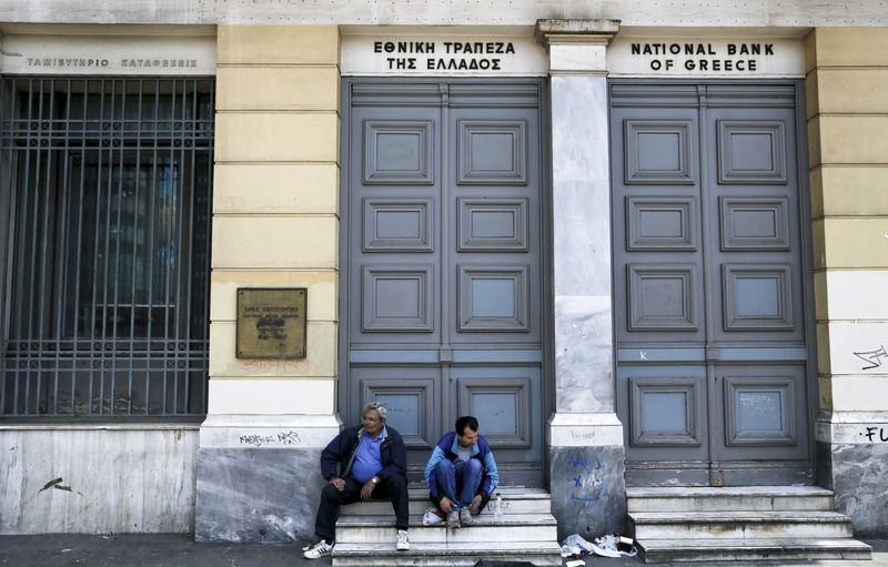 &copy; Reuters.  Greek bank shares slide again, infected by 'Italian virus'