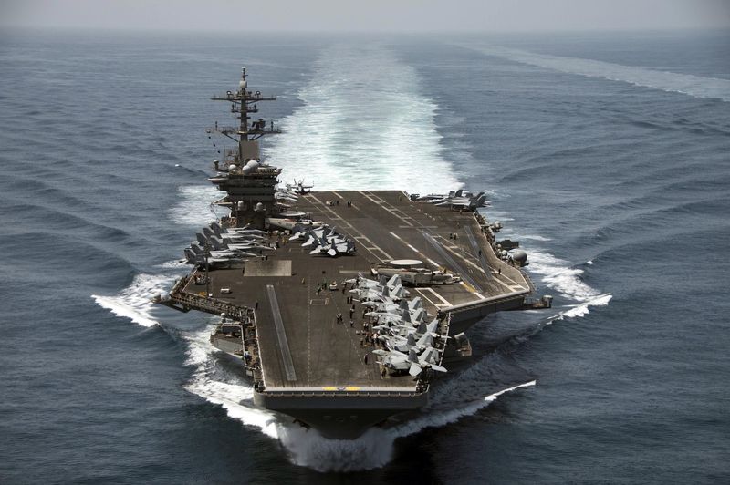 &copy; Reuters.  Dois navios da Marinha dos EUA chegam a Doha para exercício conjunto