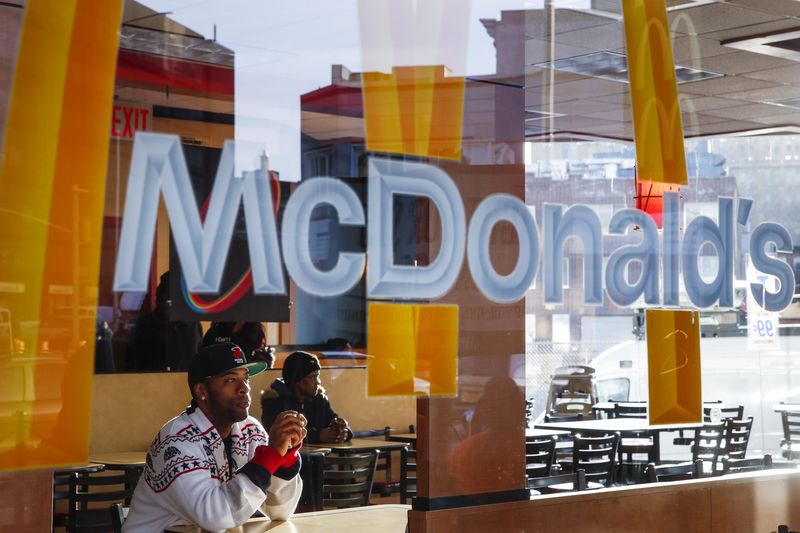 McDonald’s boosts stake in China business, eyes expansion By Investing.com