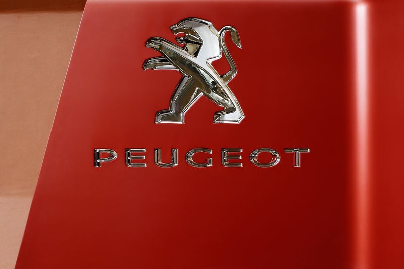 &copy; Reuters.  Peugeot: pénalisé par des dégradations de broker