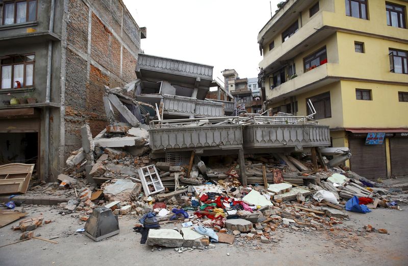 &copy; Reuters.  Nepal´de 7,3 büyüklüğünde yeni bir deprem daha meydana geldi