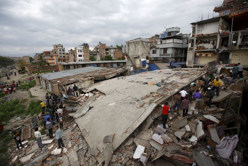 &copy; Reuters.  Nepal reabre trilha de caminhadas três meses após terremotos devastadores