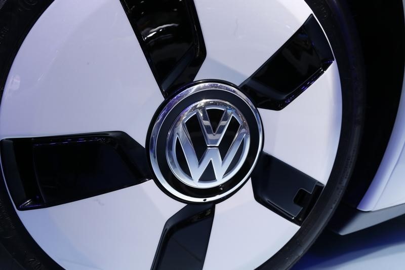 Volkswagen satsar på att sälja fler elbilar än Tesla till 2025