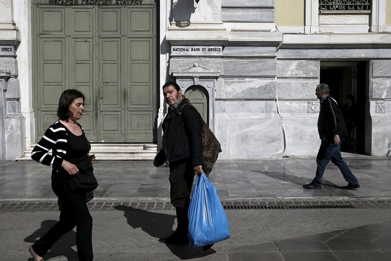 &copy; Reuters.  Bancos gregos devem reabrir para aposentados na 5ª, diz fonte do governo