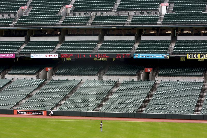 &copy; Reuters.  VIRUS-TICKER-Tokios Baseball-Team spielt in leerem Stadion