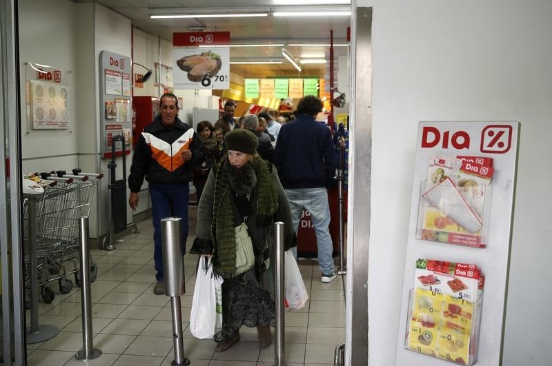 &copy; Reuters.  Spain preliminary consumer prices drop 1.1 percent in May after -1.2 percent in April