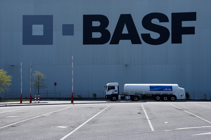&copy; Reuters.  Kann die BASF-Aktie überhaupt noch tiefer fallen?