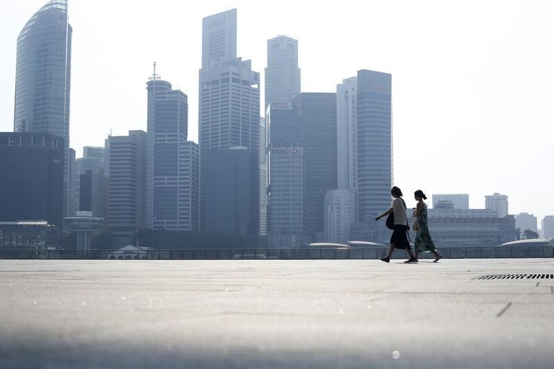 &copy; Reuters.  新加坡經濟幾乎停滯！第一季度GDP按季萎縮 製造業大幅放緩