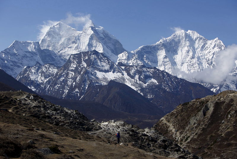 &copy; Reuters.  Two more deaths take Everest toll to at least five in past month