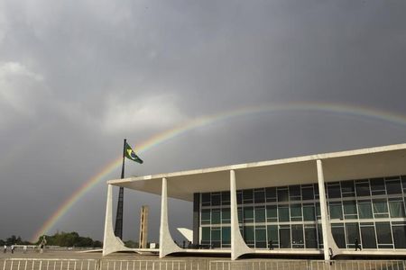 Julgamento no STF sobre responsabilidade de redes sociais é suspenso e será retomado na 5ª (28)