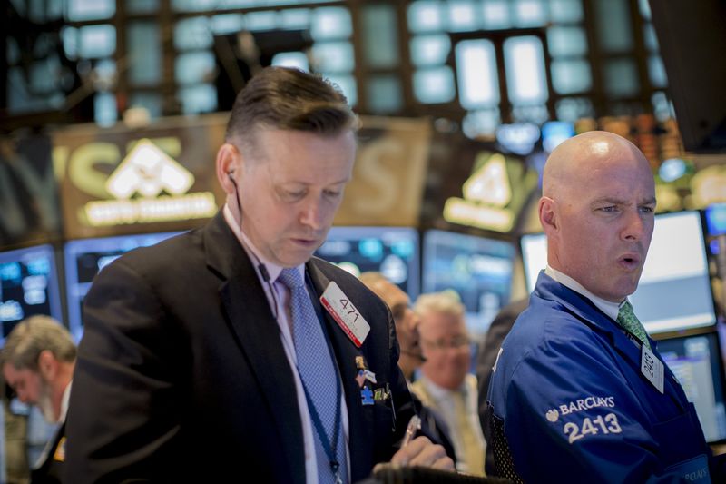 S&P 500 en récord, mercados suben en comercio de 