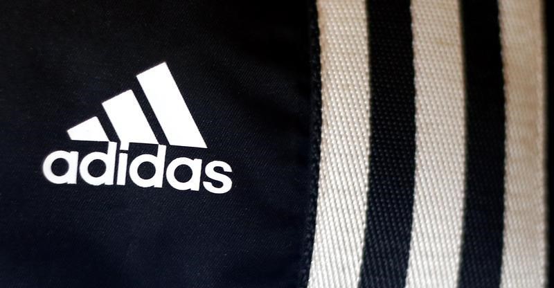 AKTIEN IM FOKUS: Adidas, Puma und Nike unter Druck - Foot Locker senkt Ausblick
