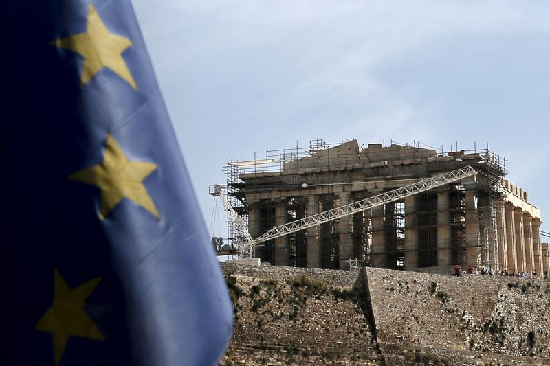&copy; Reuters.  Copper plunges on Greece default fears