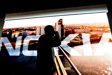 Nokia weiter von schwacher Nachfrage der Netzbetreiber belastet