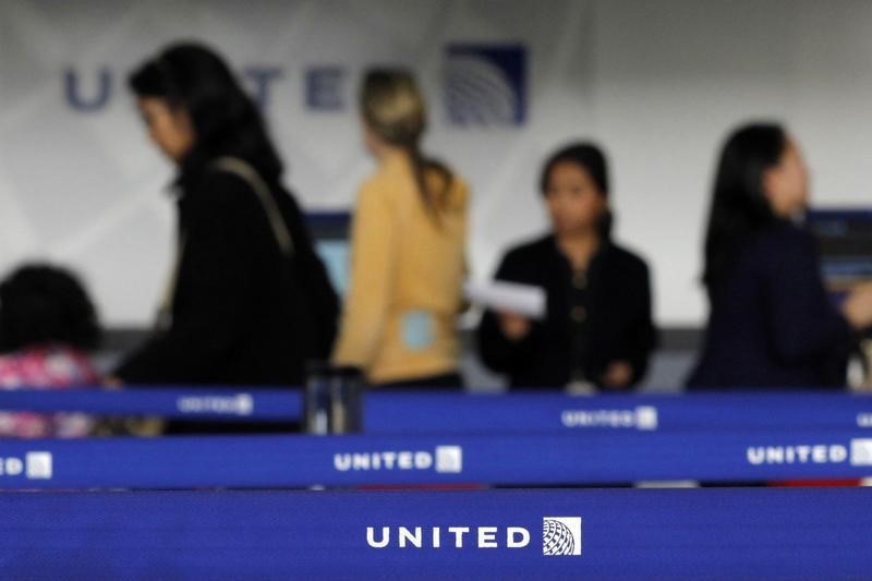 &copy; Reuters.  Lucro da United Airlines Holdings supera projeções por $0,11; receita menor do que estimativas