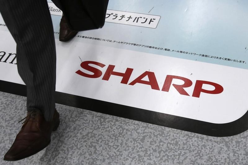 &copy; Reuters.  Sharp incurrió en unas pérdidas de 238 millones de euros entre abril y junio