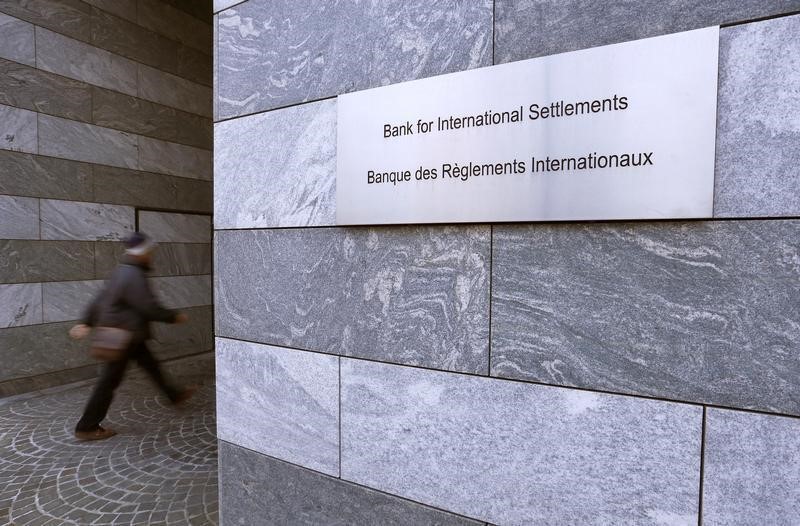 &copy; Reuters.  بنك التسويات الدولية يعتبر العملات الرقمية عديمة الأهمية