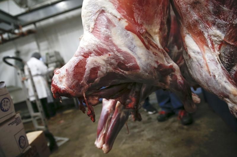 &copy; Reuters.  Россия резко увеличила импорт мяса - Минсельхоз 