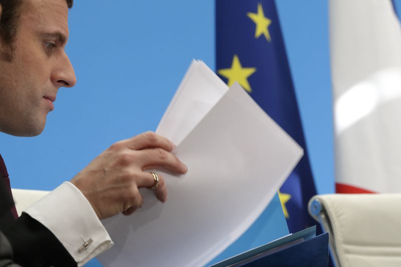 © Reuters. Macron dice se necesita urgentemente hoja de ruta para reformar la eurozona
