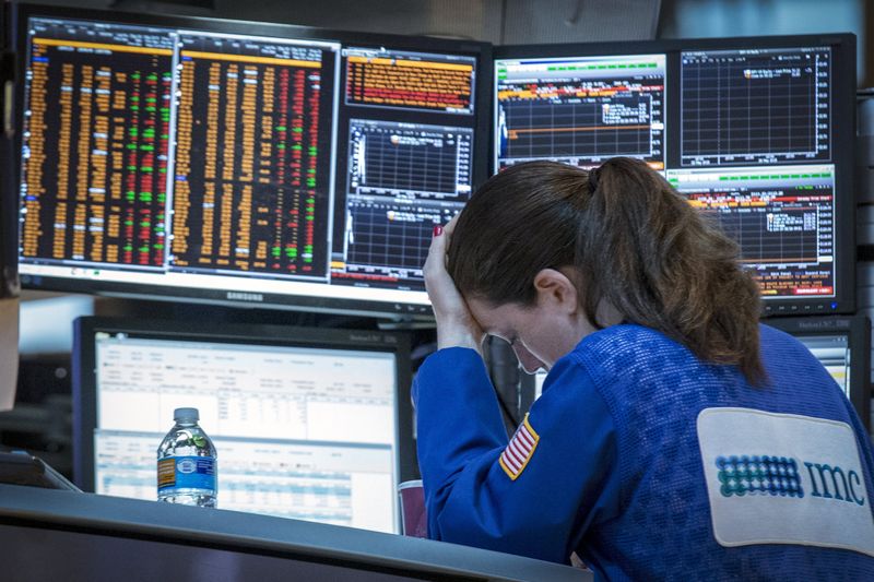 S&P 500 Stumbles as Tech Struggles to Hold Gains