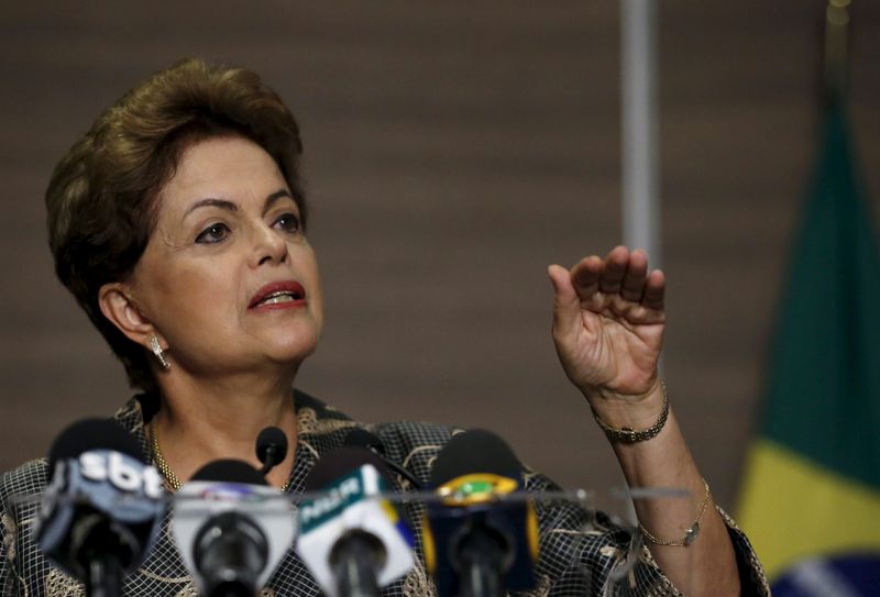 &copy; Reuters.  Brasil eliminará ocho ministerios para reducir costos: presidenta Rousseff