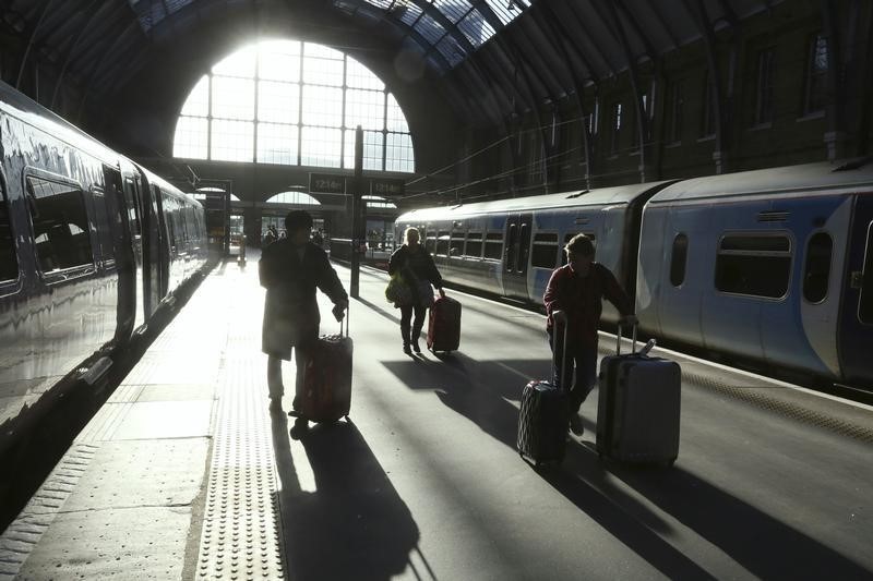 &copy; Reuters.  As passengers stay home, UK rail operators ask for bailout