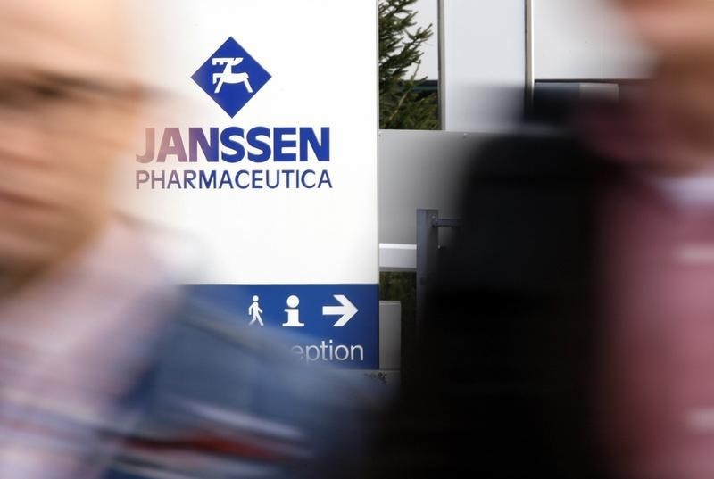 &copy; Reuters.  PharmaMar cobra 9,5 millones de Janssen por alcanzar un hito con Yondelis