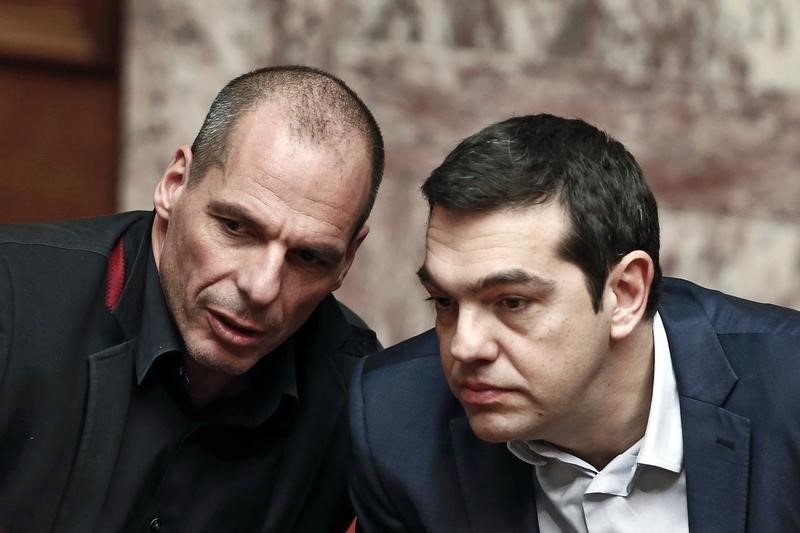 &copy; Reuters.  Varufakis pide a Tsipras que rompa con los acreedores para evitar "desastre"