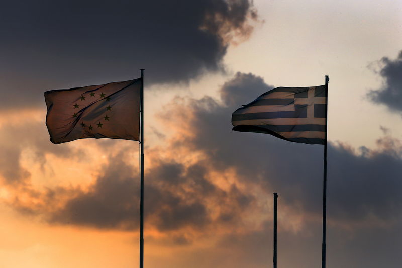 &copy; Reuters.  希腊堪忧，欧洲股市涨跌不一
