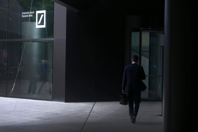 &copy; Reuters.  FIRMEN-BLICK-S&amp;P bestätigt &quot;BBB+&quot;-Rating für Deutsche Bank