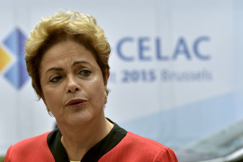 &copy; Reuters.  Rebaja de Brasil empuja a Rousseff a la austeridad